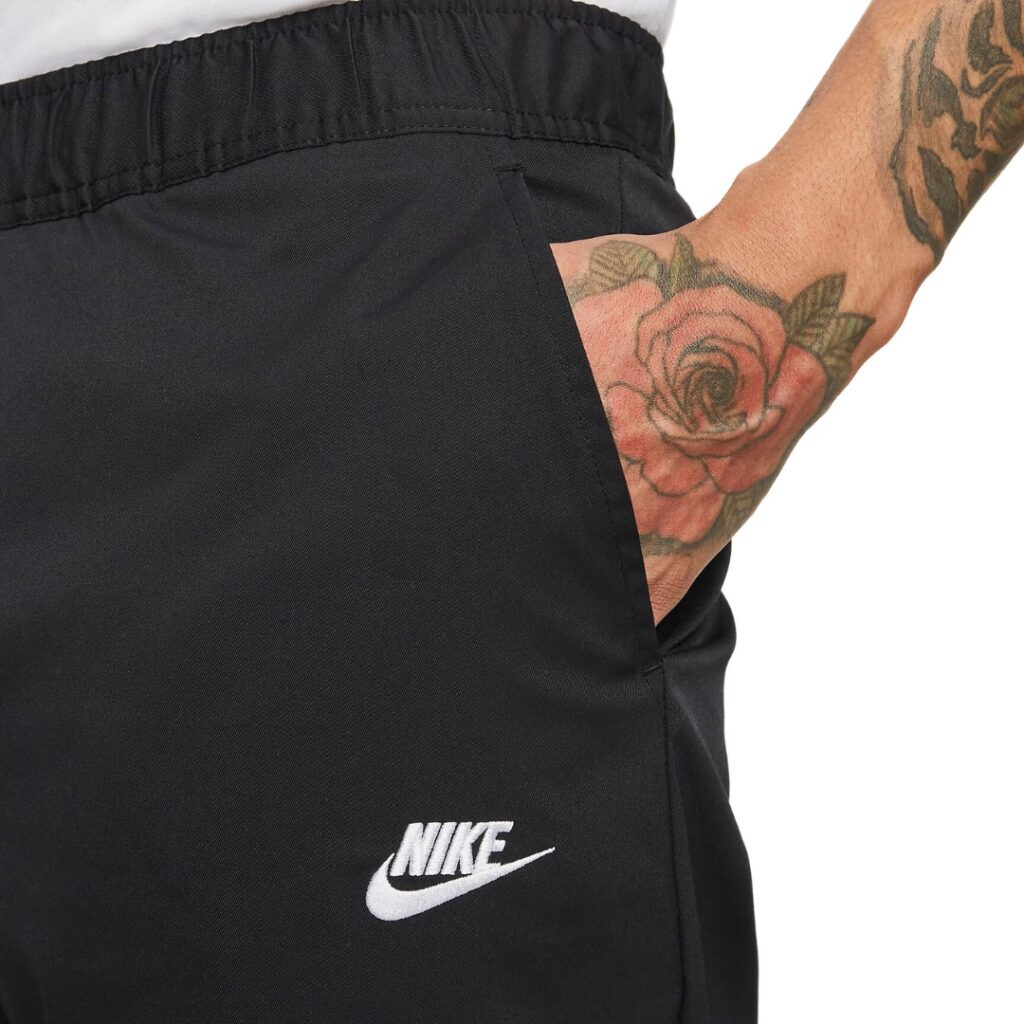 Nike Club Pantalone Woven Taper Leg - Black - immagine 3